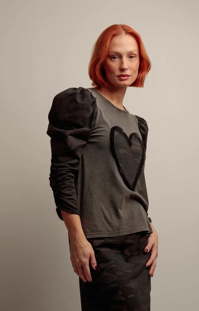 CAMISETA BLACK HEART POWER