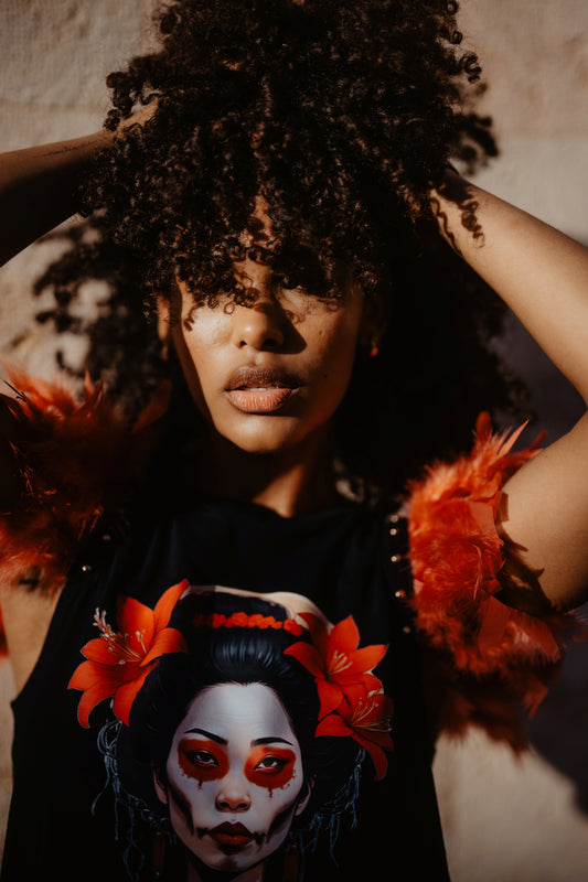 CAMISETA PLUMAS DRAMA QUEEN
