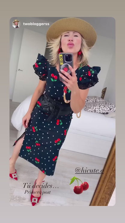 ROBE CERISE